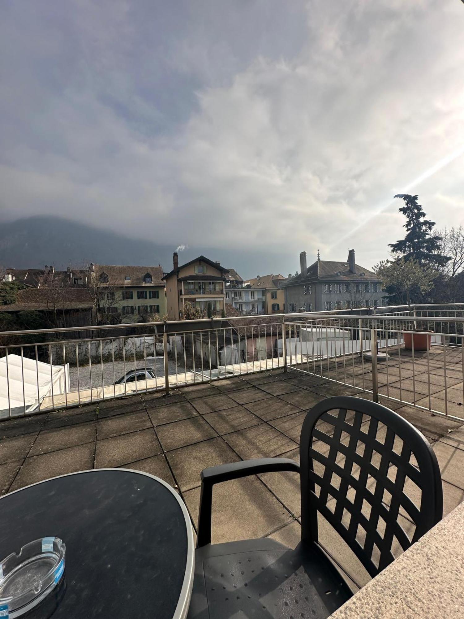 Hotel Du Quai Villeneuve Esterno foto